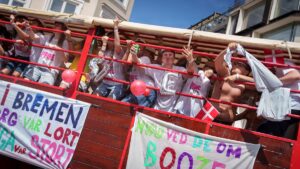 ‘Lad dem dog fucking feste’: Sommerens studenterlarm splitter villavejen | Kultur