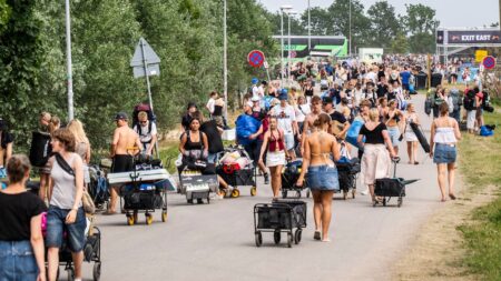 Politiet advarer mod livsfarlig opførsel ved Roskilde Festival | Indland