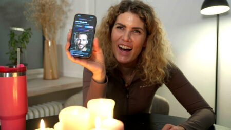 Chatbot som træningsmakker til daten? Husk, at teknologien vil fastholde dig, advarer professor | Kultur