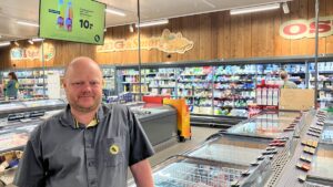 Butiks-hjertestarter står klar i Rønne: Holder Netto åbent ved strømnedbrud | Indland